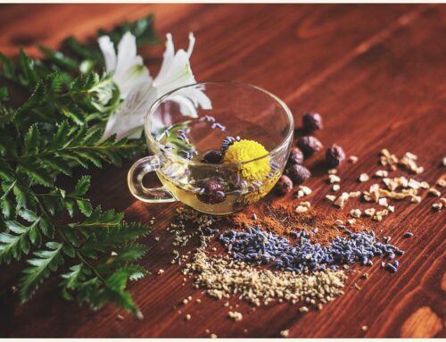 Curcumin gegen PMS und Regelschmerzen: Iranische Doppelblindstudie zeigt signifikante Symptomreduktion durch 500 mg Kurkuma täglich