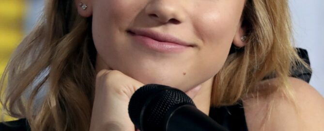 Lili Reinhart, 2019 (cropped) - Foto: Gage Skidmore, Wikimedia Commons, CC BY-SA 2.0